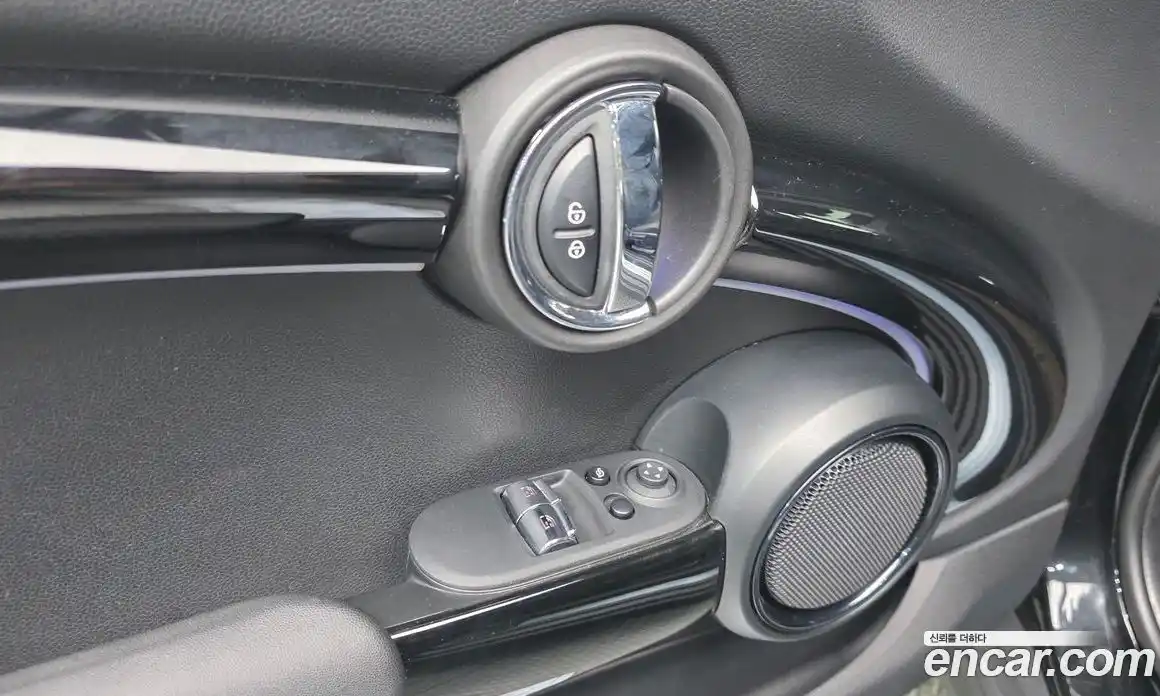 Mini Cooper 2023 1.5 Автомат в Москве № 299418, фото 13