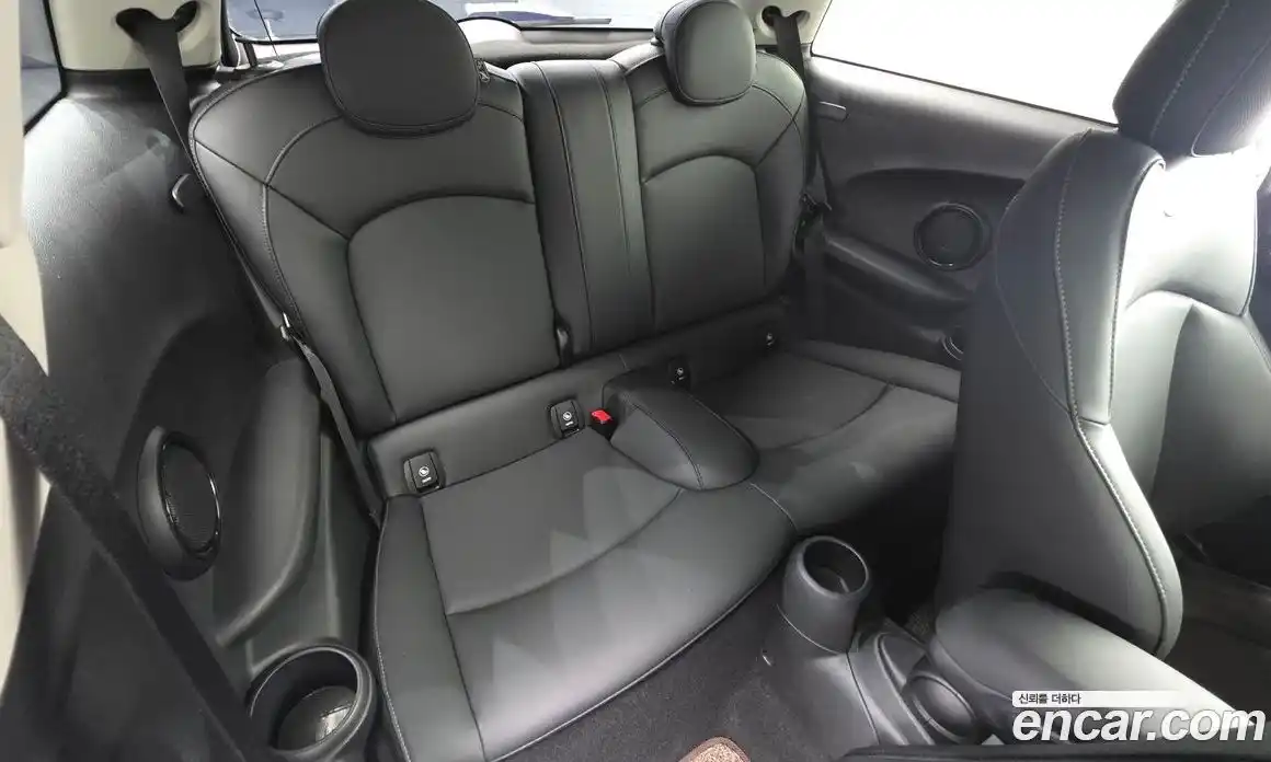 Mini Cooper 2023 1.5 Автомат в Москве № 299418, фото 19