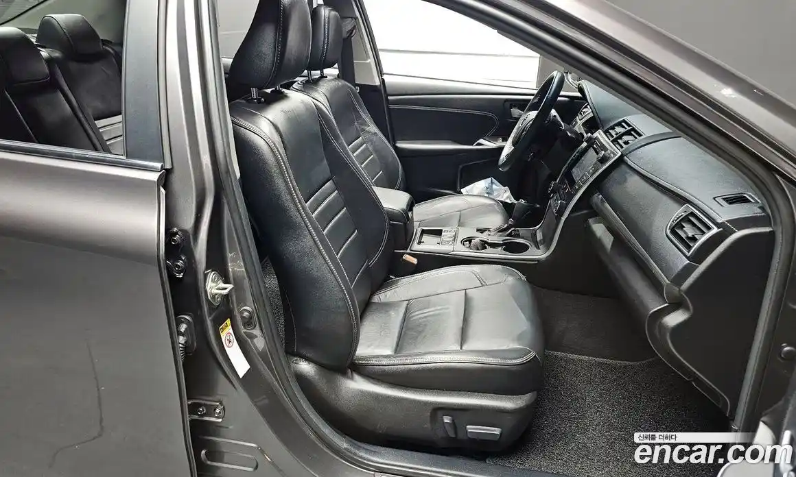 Toyota Camry 2017 2.5 Автомат в Москве № 302501, фото 1