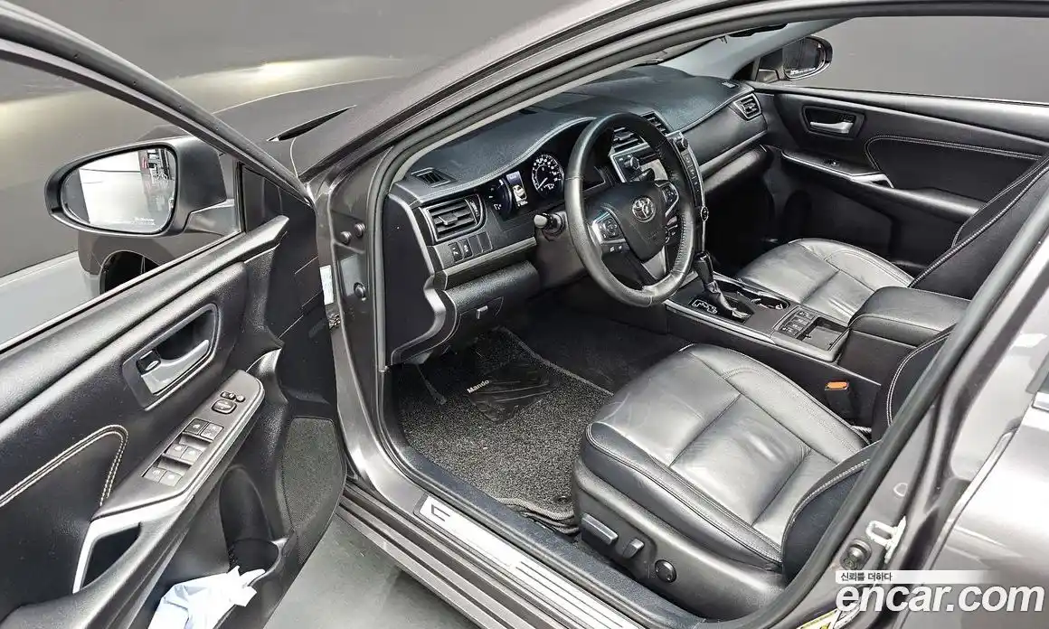 Toyota Camry 2017 2.5 Автомат в Москве № 302501, фото 20