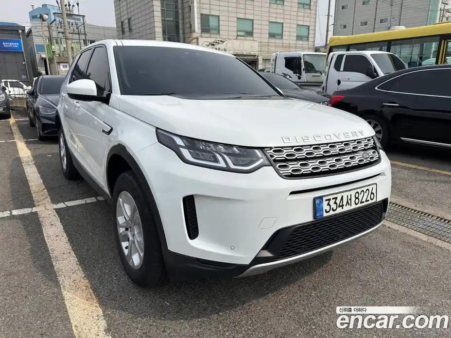 Land Rover Discovery Sport 2020 2.0 Автомат в Москве № 316445, фото 2