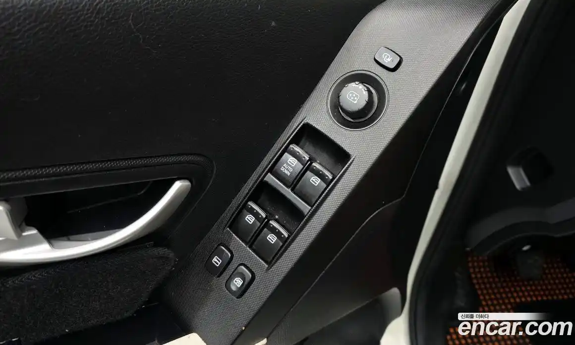 SsangYong Korando 2012 2.0 Механическая в Москве № 32526, фото 11