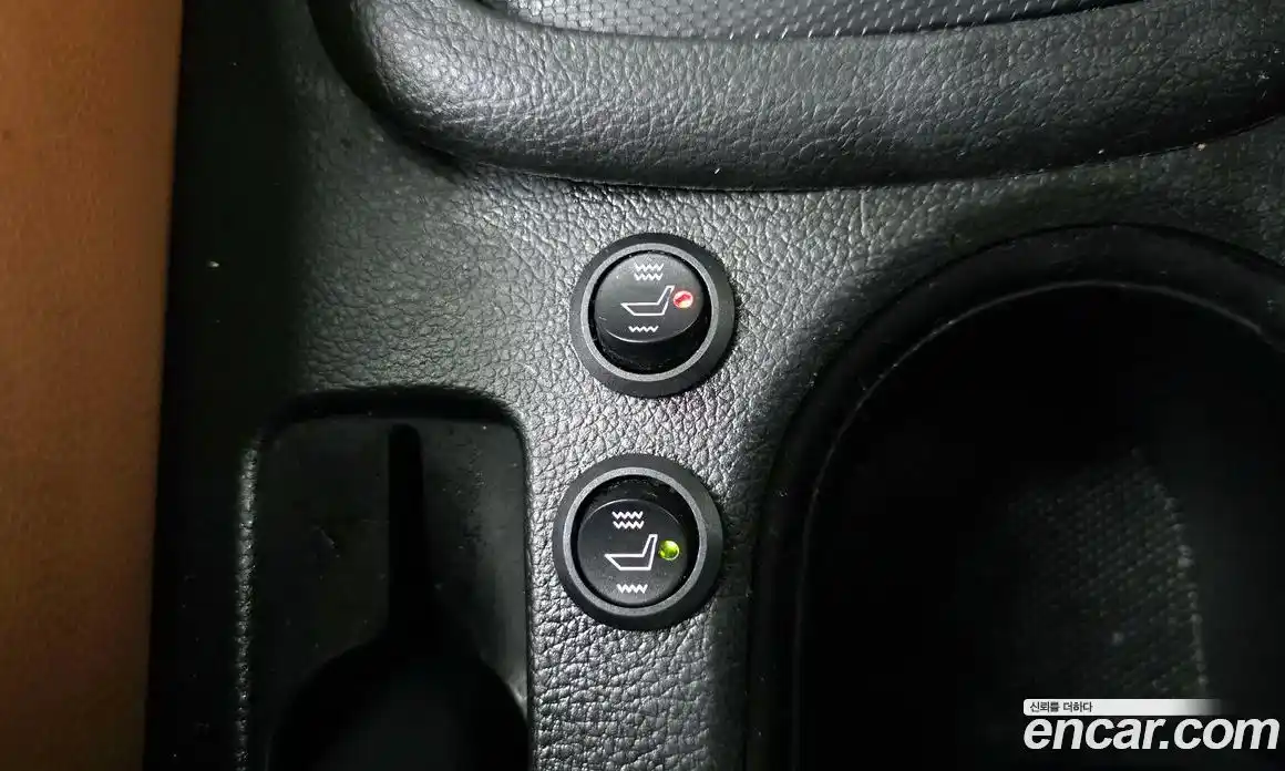 SsangYong Korando 2012 2.0 Механическая в Москве № 32526, фото 18