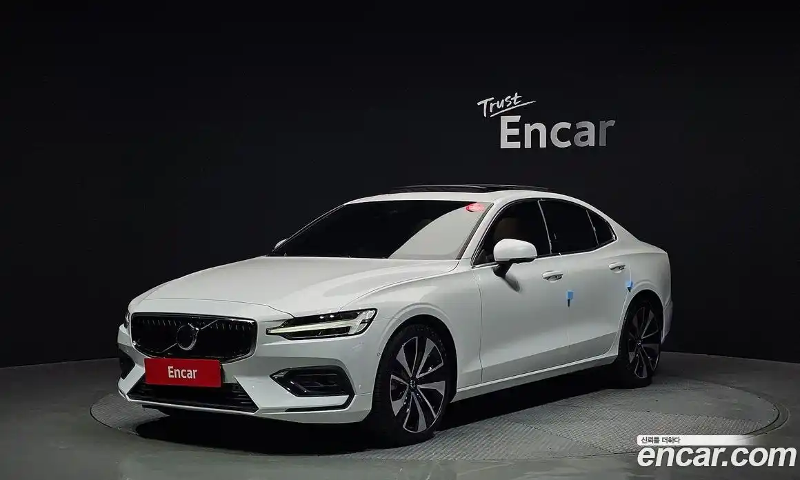 Volvo S60 2024 2.0 Автомат в Москве № 326027, фото 19