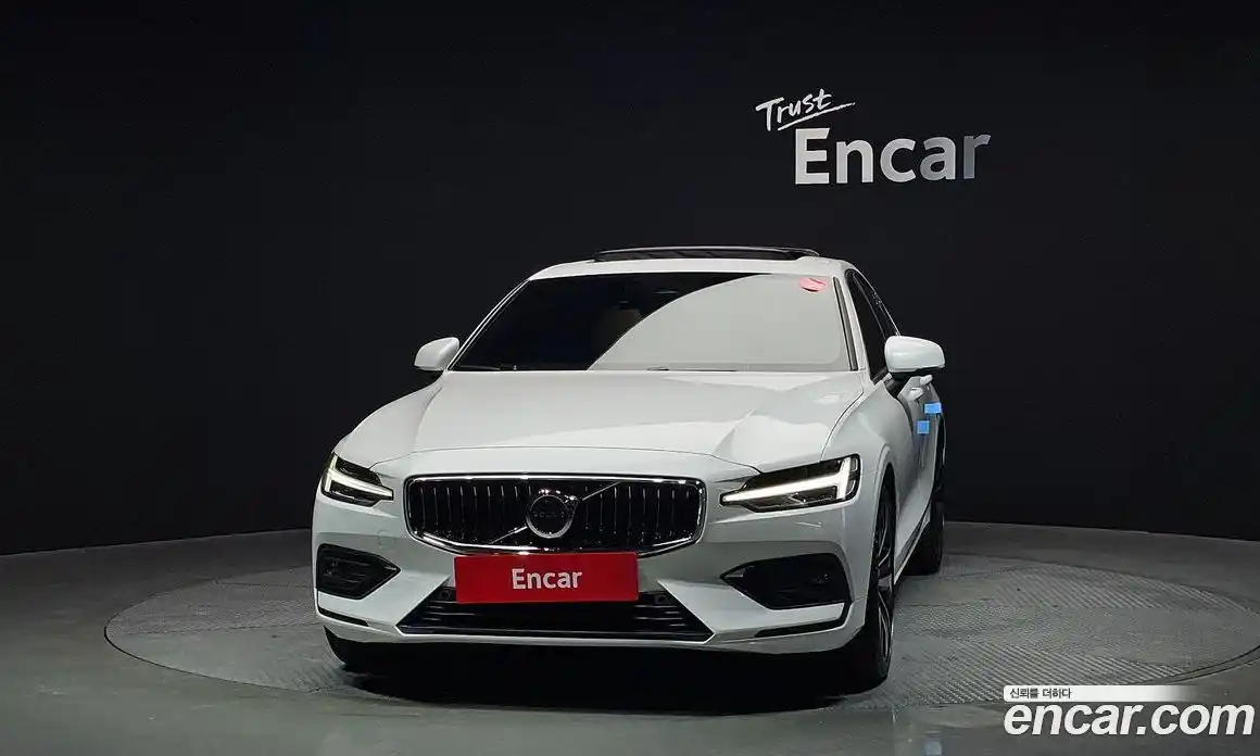 Volvo S60 2024 2.0 Автомат в Москве № 326027, фото 20