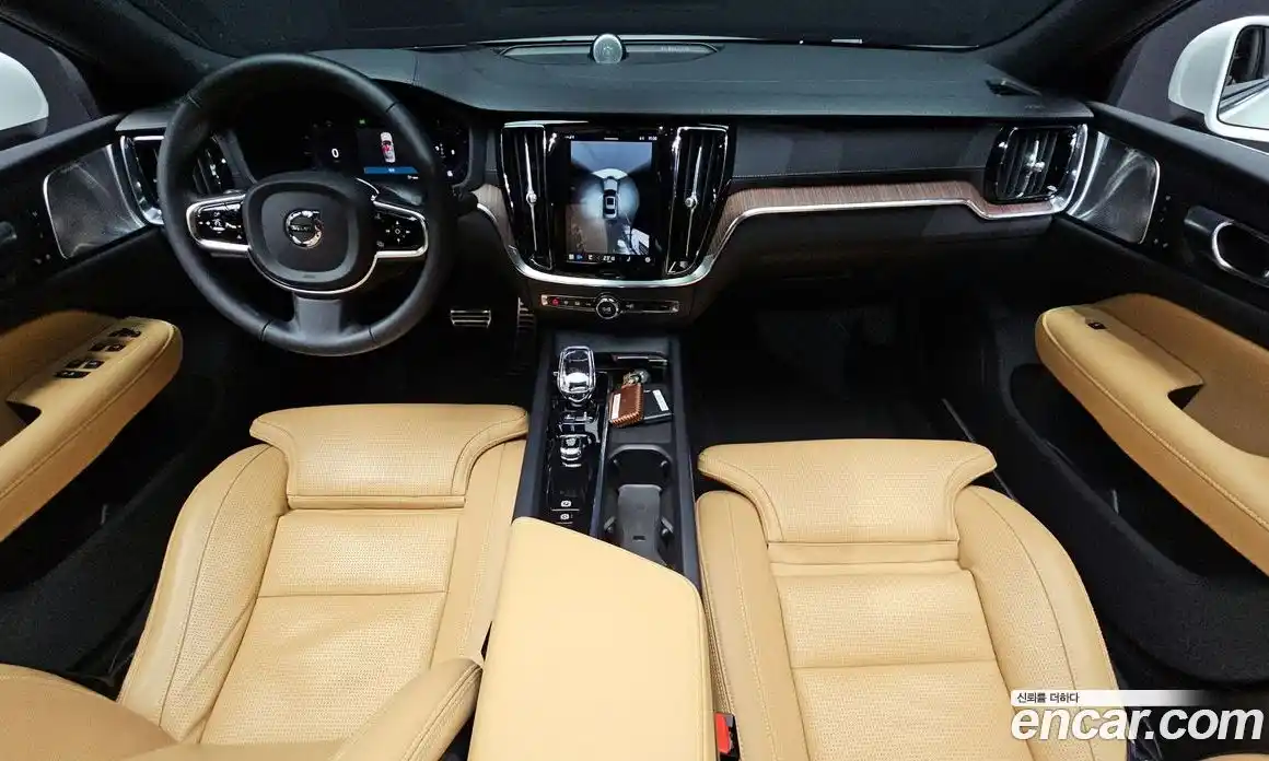 Volvo S60 2024 2.0 Автомат в Москве № 326027, фото 4