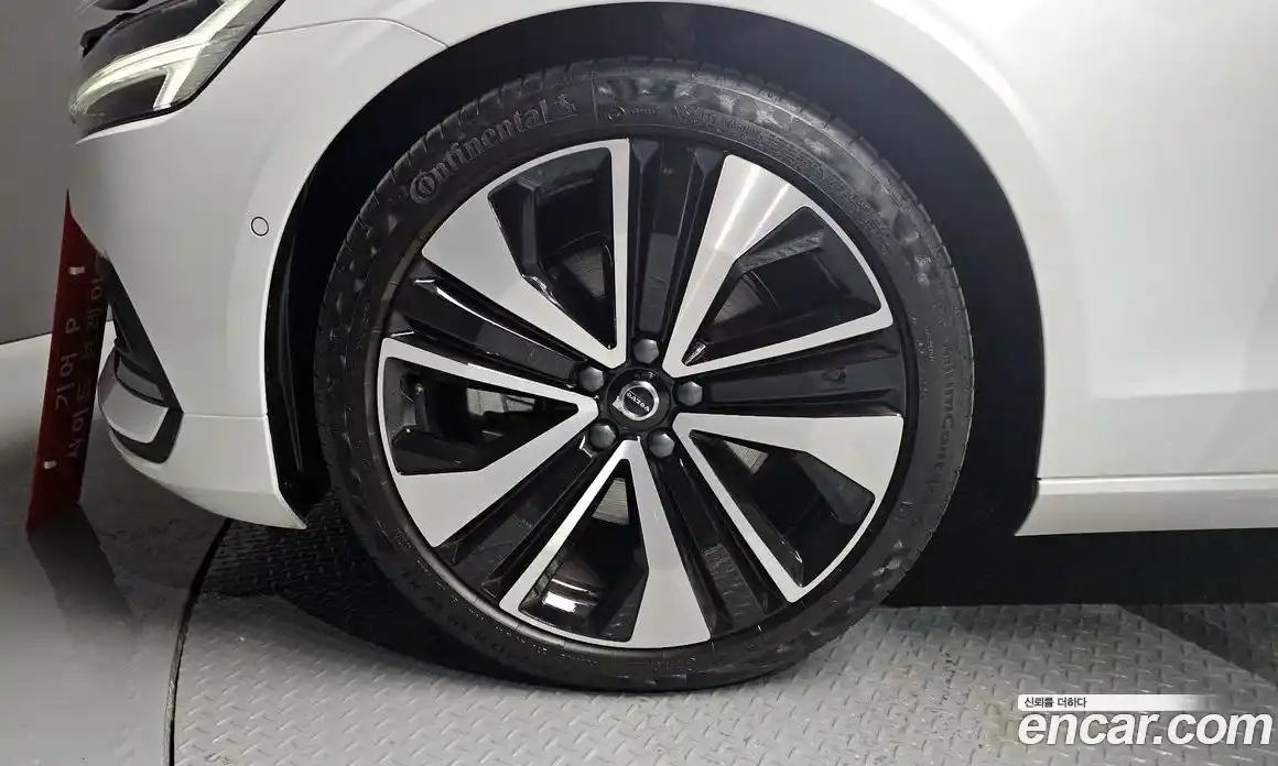 Volvo S60 2024 2.0 Автомат в Москве № 326027, фото 5