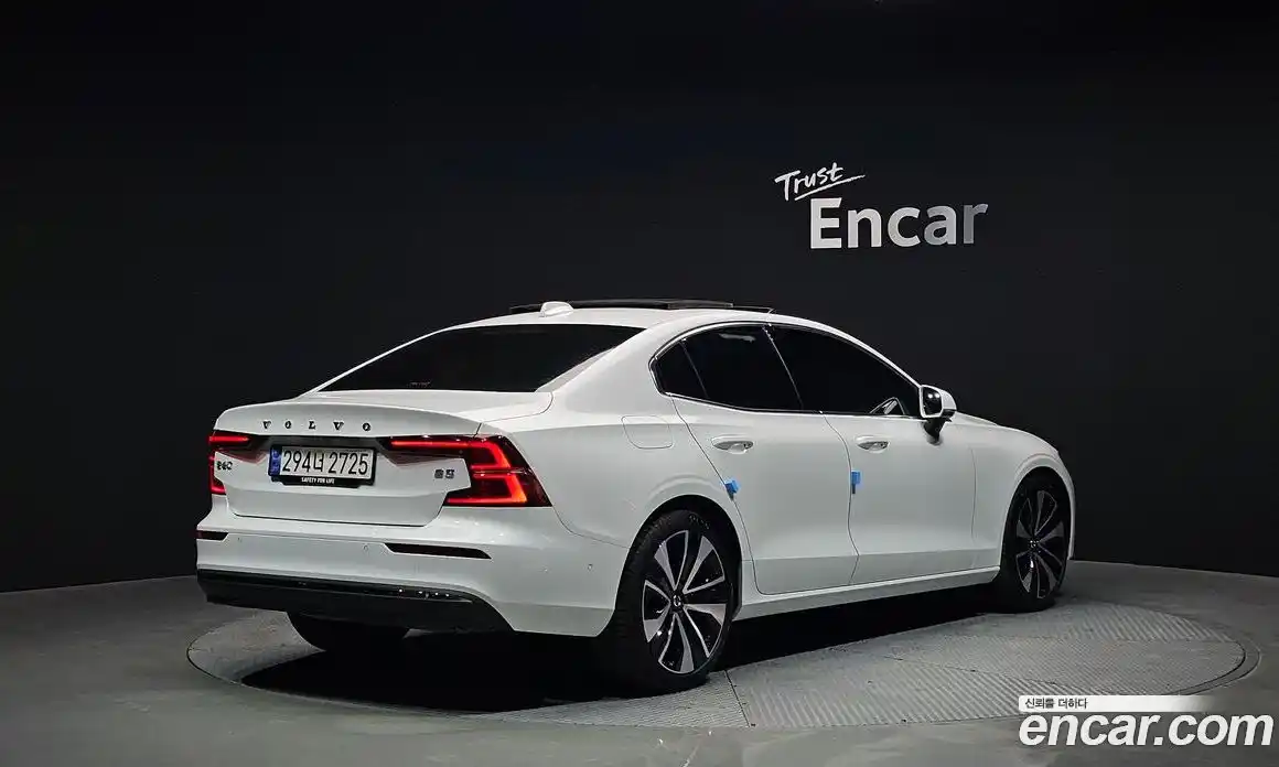 Volvo S60 2024 2.0 Автомат в Москве № 326027, фото 8