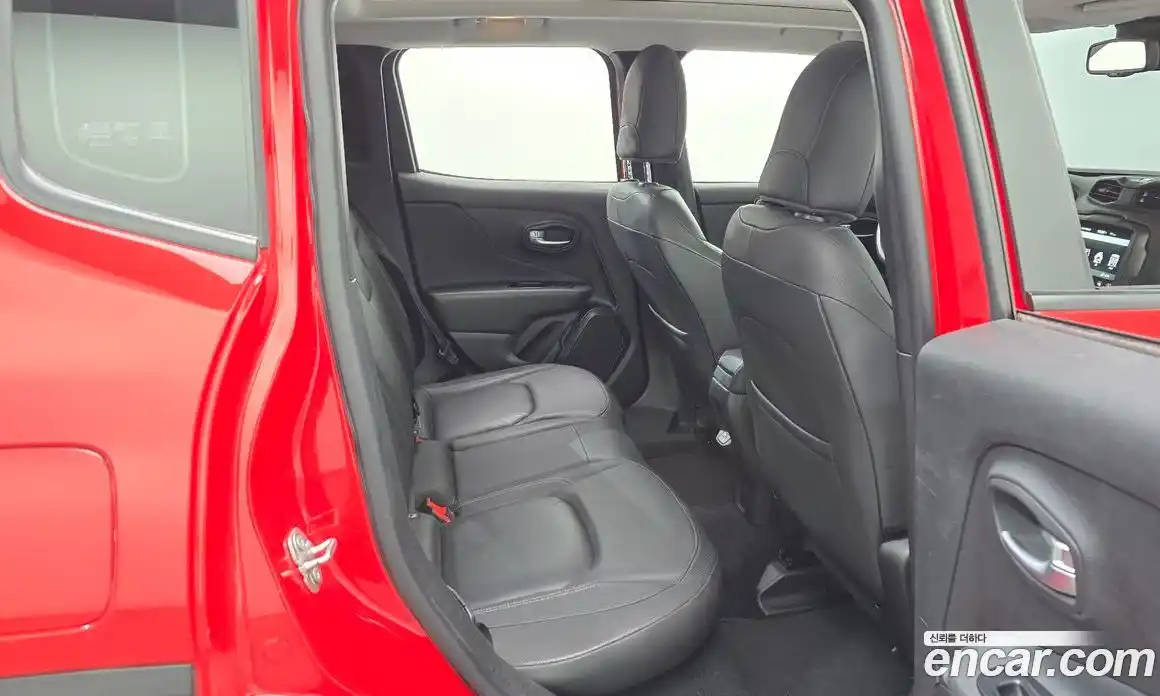 Jeep Renegade 2019 2.4 Автомат в Москве № 330137, фото 10