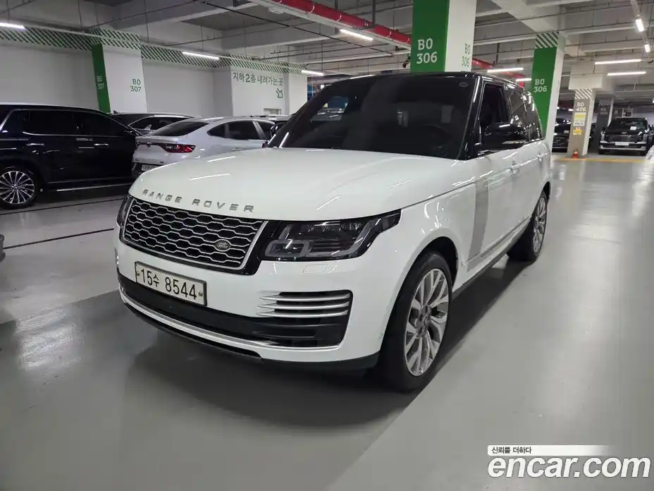 Land Rover Range-Rover 2018 4.4 Автомат в Москве № 333893, фото 1