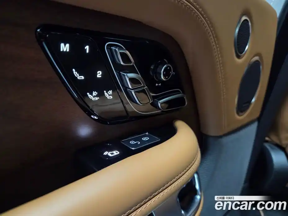 Land Rover Range-Rover 2018 4.4 Автомат в Москве № 333893, фото 15