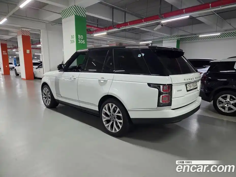 Land Rover Range-Rover 2018 4.4 Автомат в Москве № 333893, фото 2