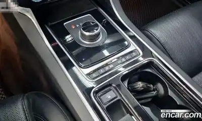 Jaguar XF 2017 2.0 Автомат в Москве № 344372, миниатюра 9