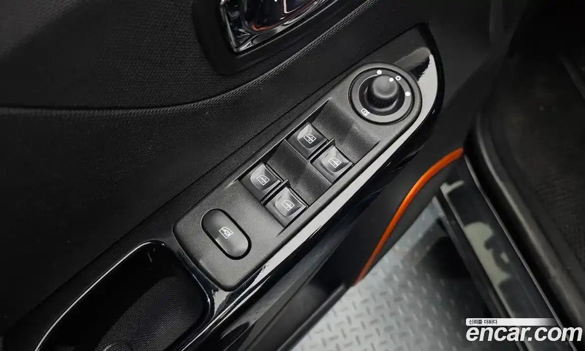 Renault QM3 2015 1.5 Автомат в Москве № 357630, фото 16