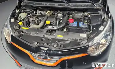 Renault QM3 2015 1.5 Автомат в Москве № 357630, миниатюра 6