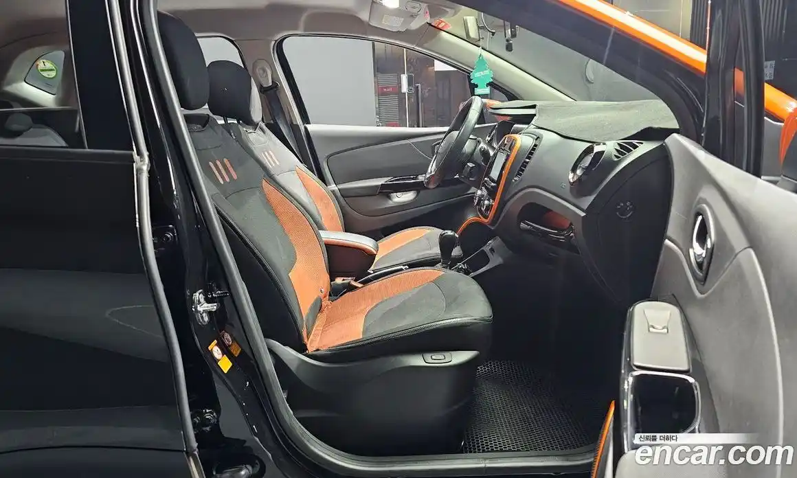 Renault QM3 2015 1.5 Автомат в Москве № 357630, фото 10