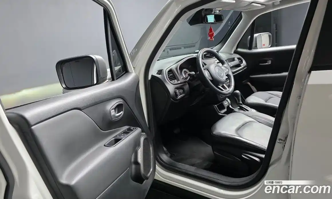 Jeep Renegade 2021 2.4 Автомат в Москве № 360404, фото 10