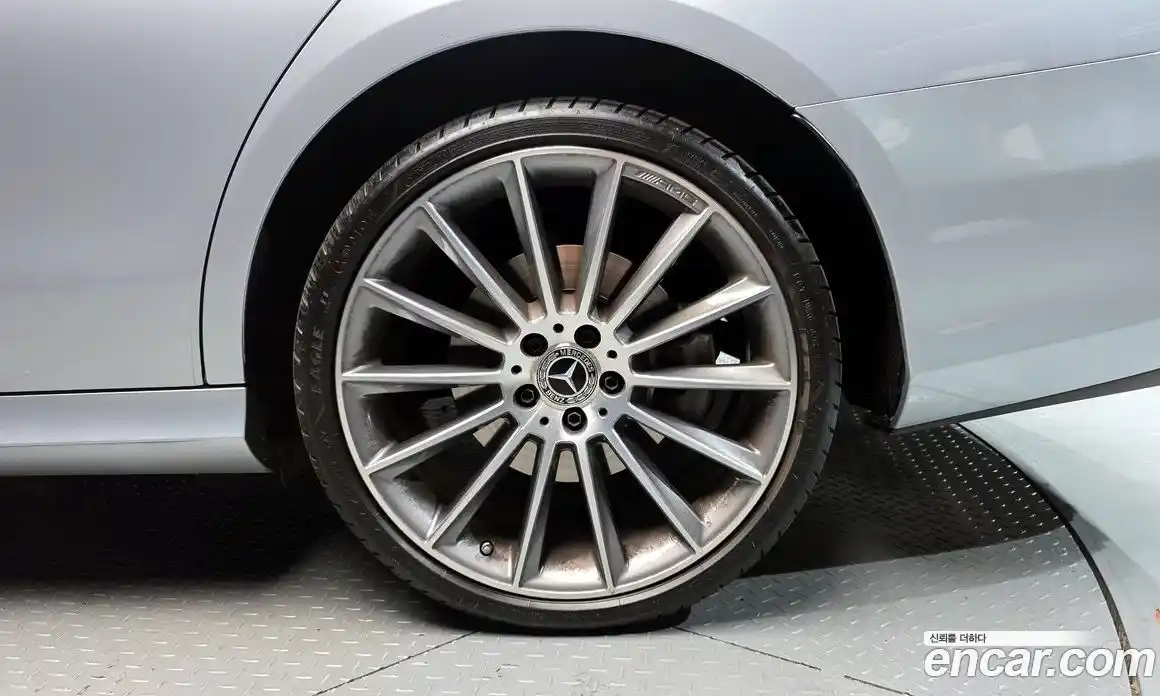 Mercedes-Benz E-Class 2022 2.0 Автомат в Москве № 369235, фото 5