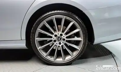 Mercedes-Benz E-Class 2022 2.0 Автомат в Москве № 369235, миниатюра 5