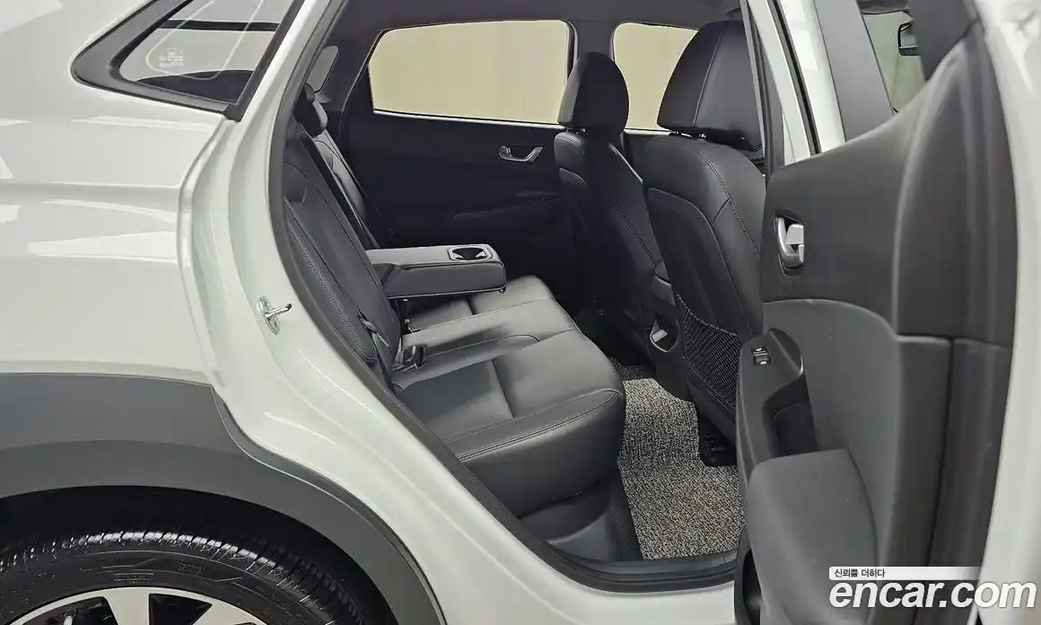 Hyundai Kona 2021 1.6 Автомат в Москве № 3989, фото 3