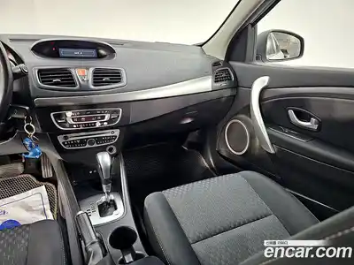 Renault SM3 2010 1.6 Автомат в Москве № 402159, миниатюра 10