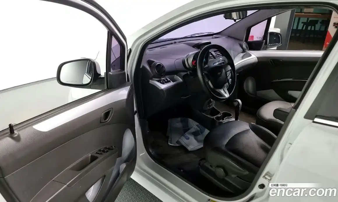 Chevrolet Spark 2015 1.0 Автомат в Москве № 40647, фото 11