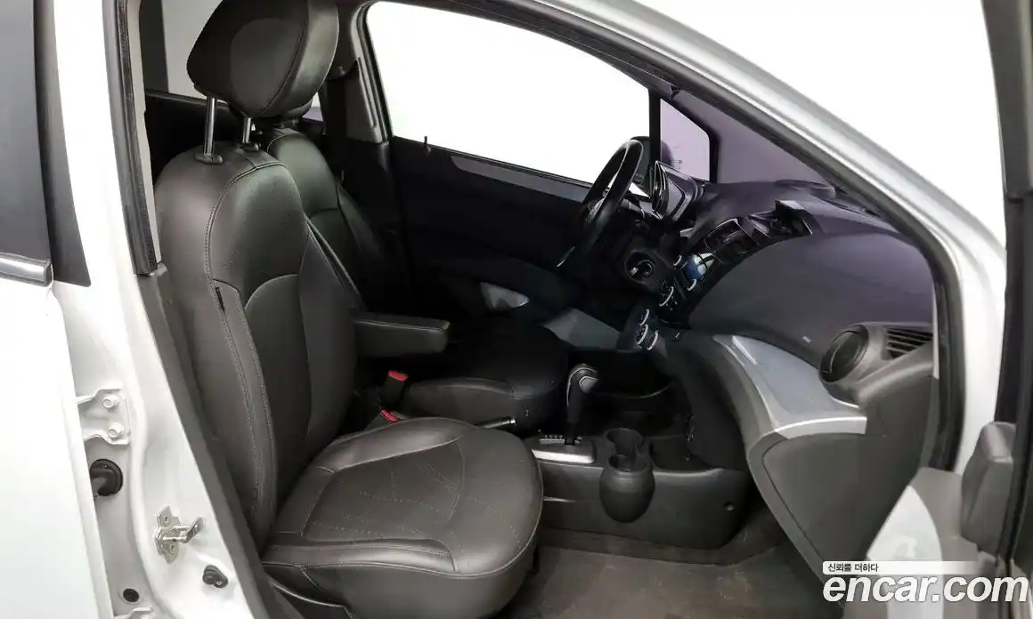 Chevrolet Spark 2015 1.0 Автомат в Москве № 40647, фото 3