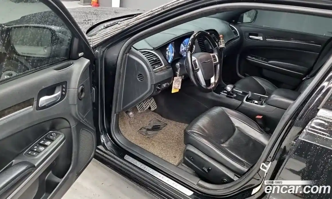 Chrysler 300C 2012 3.6 Автомат в Москве № 407546, фото 11