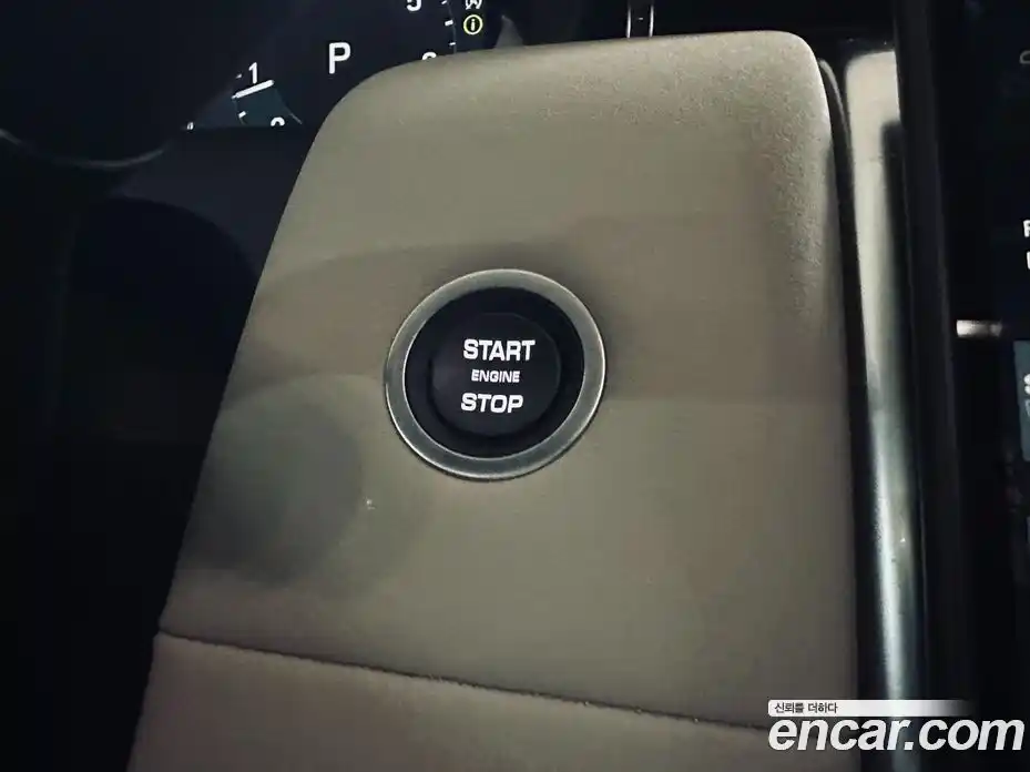 Land Rover Discovery Sport 2025 2.0 Автомат в Москве № 416457, фото 14