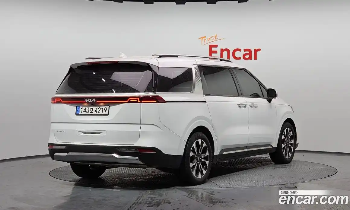 Kia Canival 2023 2.2 Автомат в Москве № 50627, фото 13