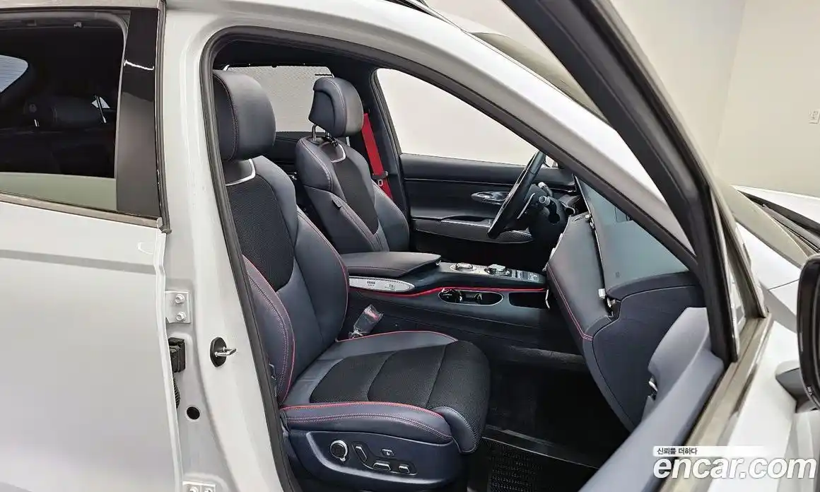 Genesis GV70 2023 2.5 Автомат в Москве № 57388, фото 6