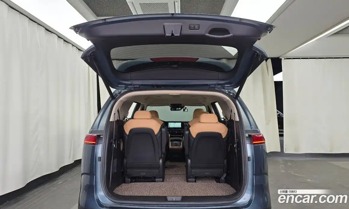 Kia Canival 2023 3.5 Автомат в Москве № 11044, фото 18