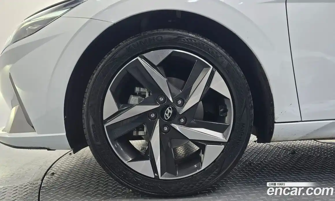 Hyundai Avante 2023 1.6 Автомат в Москве № 111804, фото 3