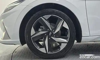 Hyundai Avante 2023 1.6 Автомат в Москве № 111804, миниатюра 3