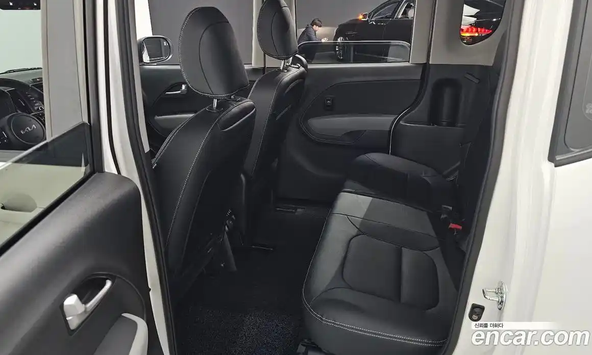 Kia Ray 2023 1.0 Автомат в Москве № 115710, фото 12