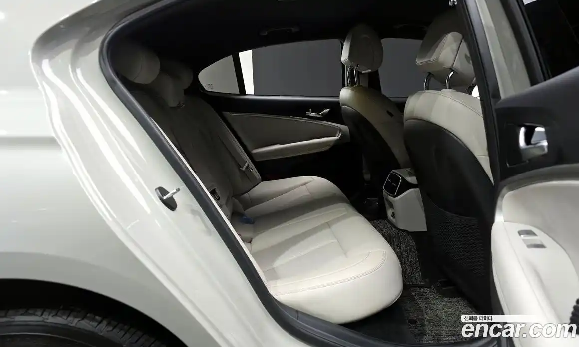 Genesis G70 2024 2.5 Автомат в Москве № 116032, фото 3