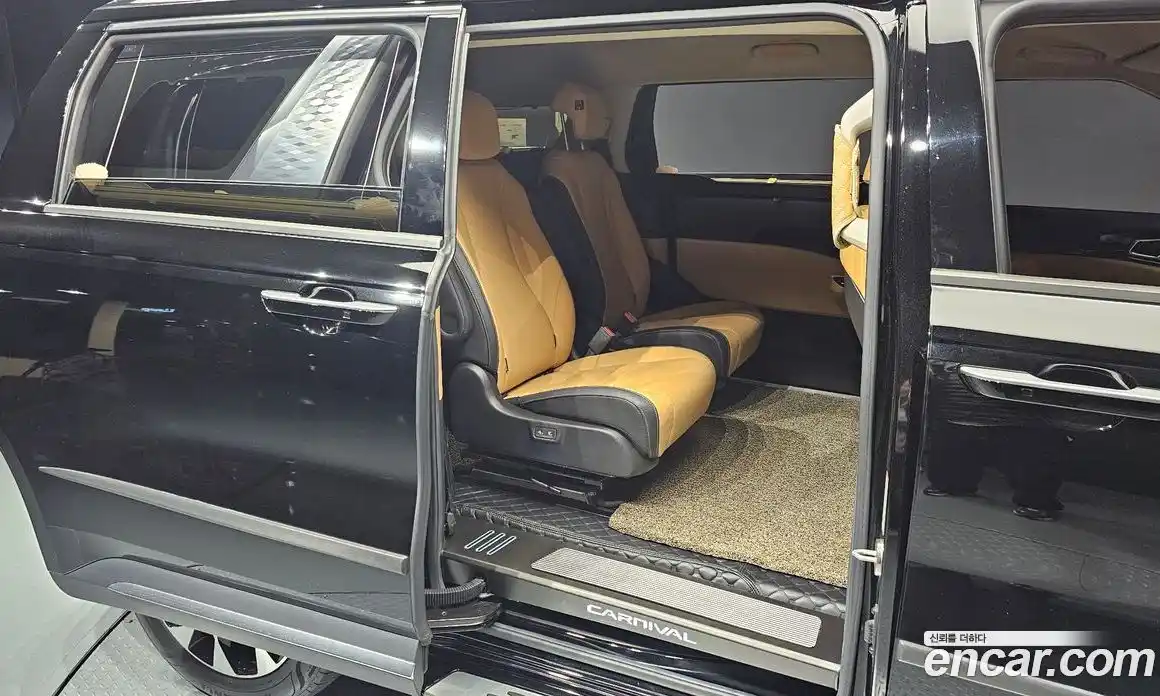 Kia Canival 2021 2.2 Автомат в Москве № 121503, фото 3