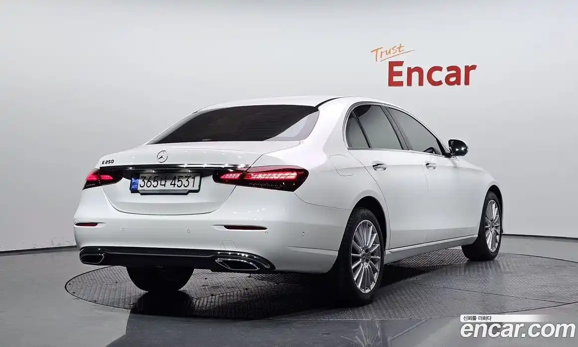 Mercedes-Benz E-Class 2023 2.0 Автомат в Москве № 139831, фото 19