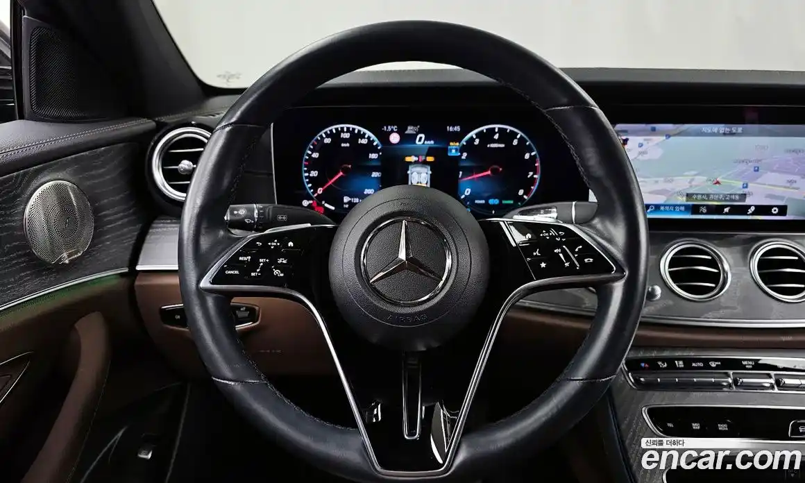 Mercedes-Benz E-Class 2023 2.0 Автомат в Москве № 140460, фото 14