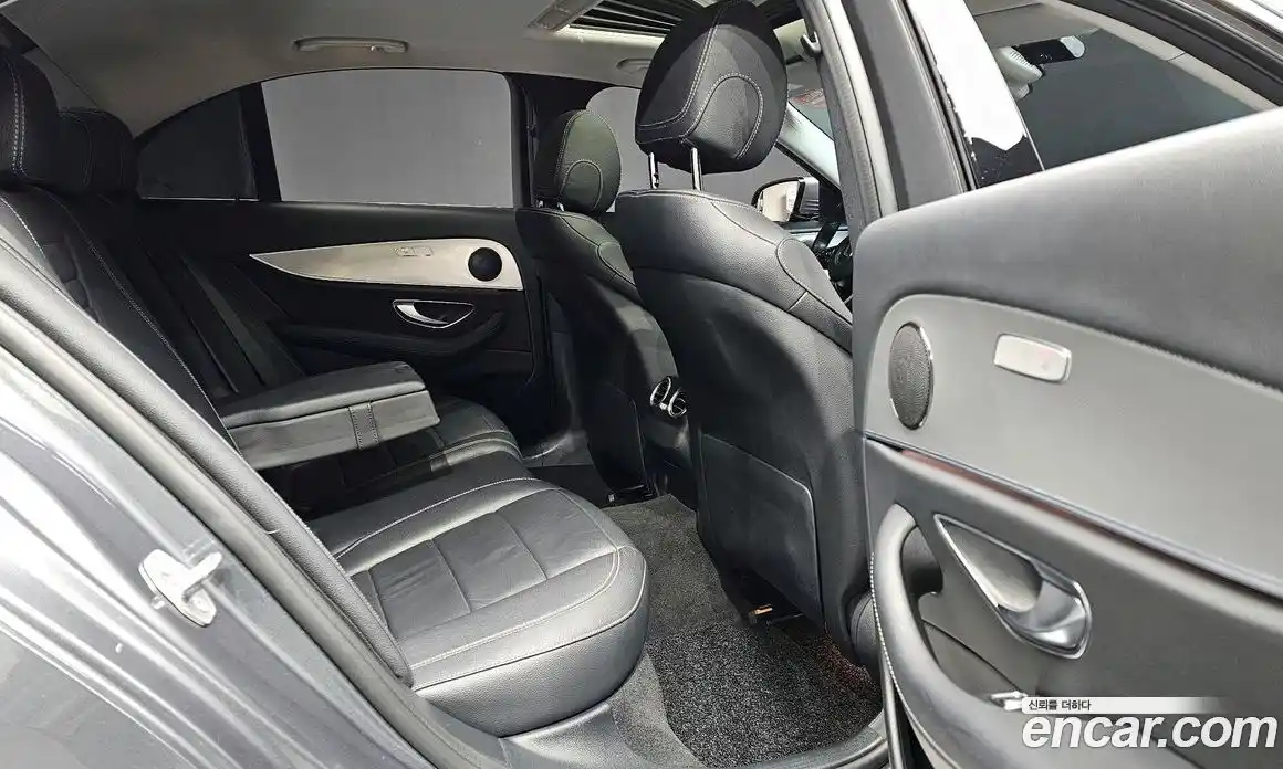 Mercedes-Benz E-Class 2017 2.0 Автомат в Москве № 142841, фото 20