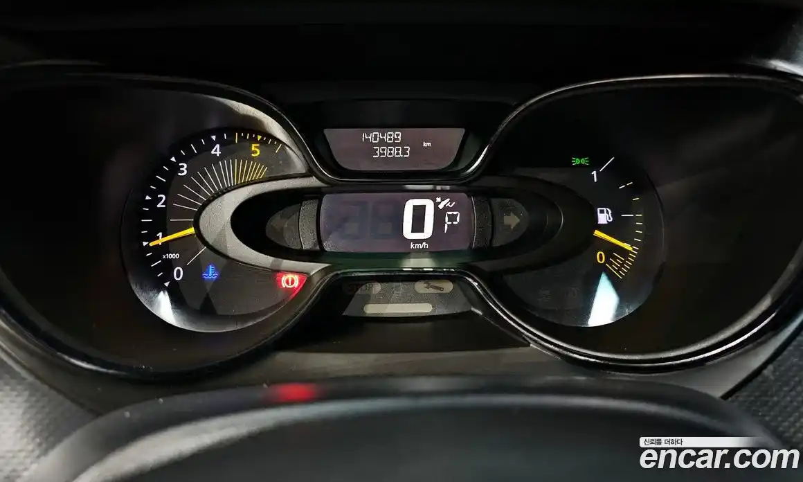 Renault QM3 2015 1.5 Автомат в Москве № 148890, фото 12