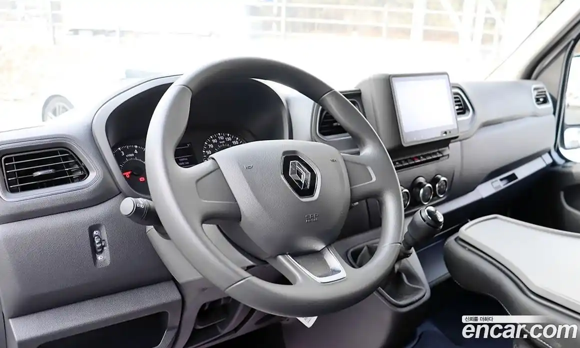 Renault Master 2024 2.3 Механическая в Москве № 151941, фото 13