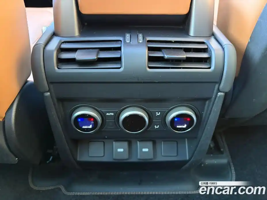 Land Rover Defender 2023 3.0 Автомат в Москве № 155842, фото 10