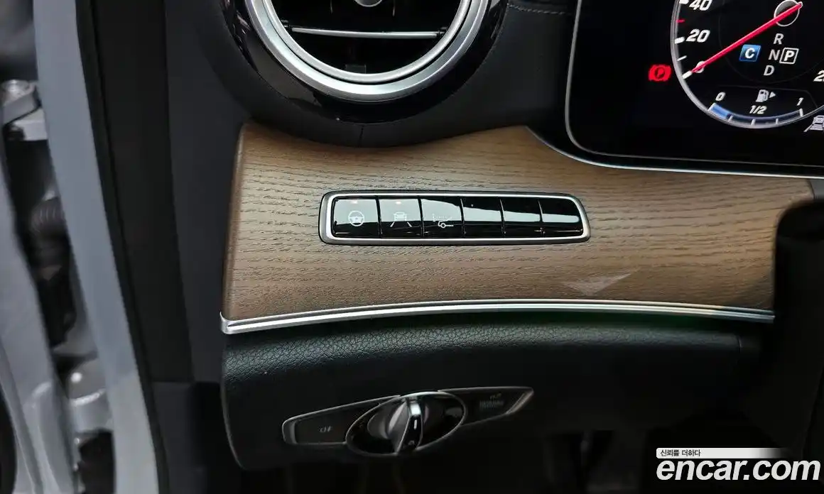 Mercedes-Benz E-Class 2020 2.0 Автомат в Москве № 160743, фото 1