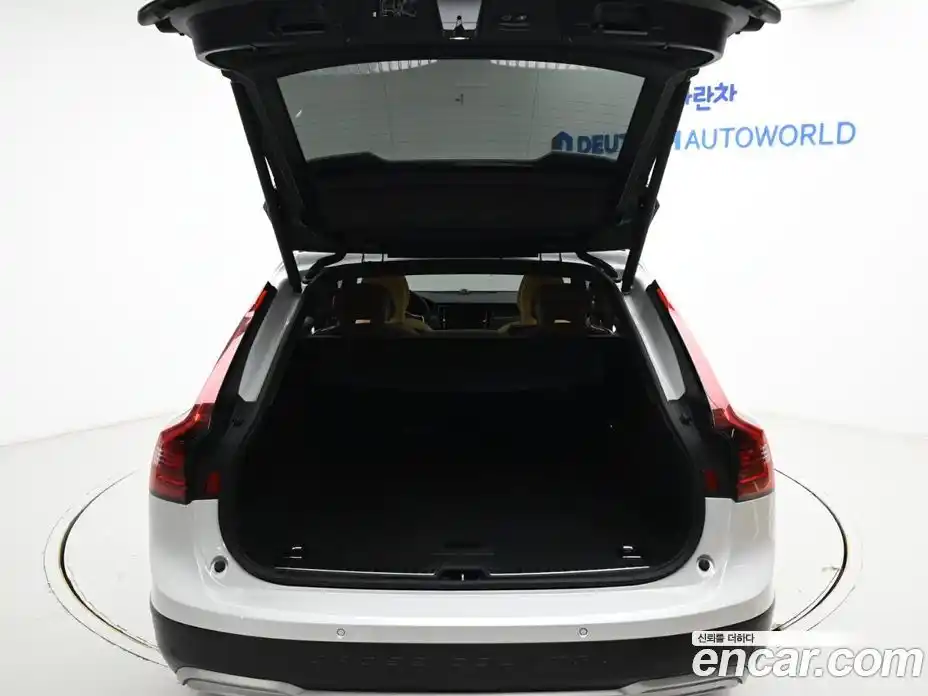 Volvo V90 2024 2.0 Автомат в Москве № 164177, фото 20