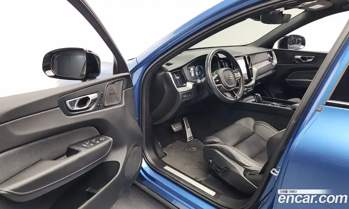 Volvo XC60 2021 2.0 Автомат в Москве № 164624, фото 15