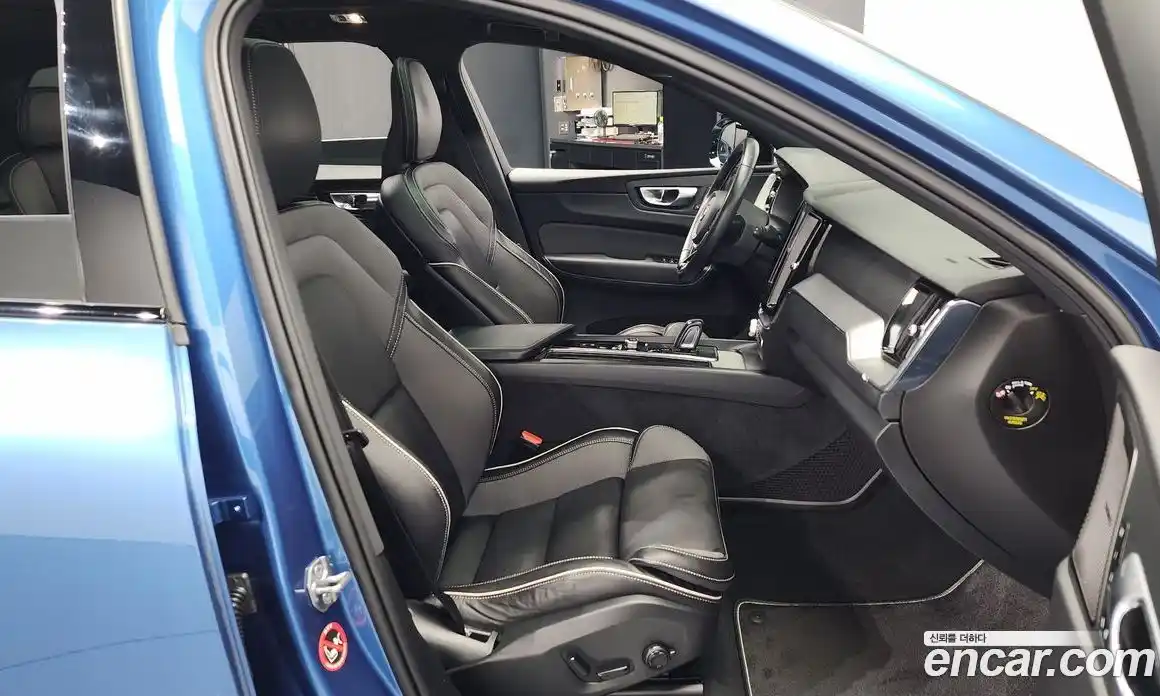 Volvo XC60 2021 2.0 Автомат в Москве № 164624, фото 19