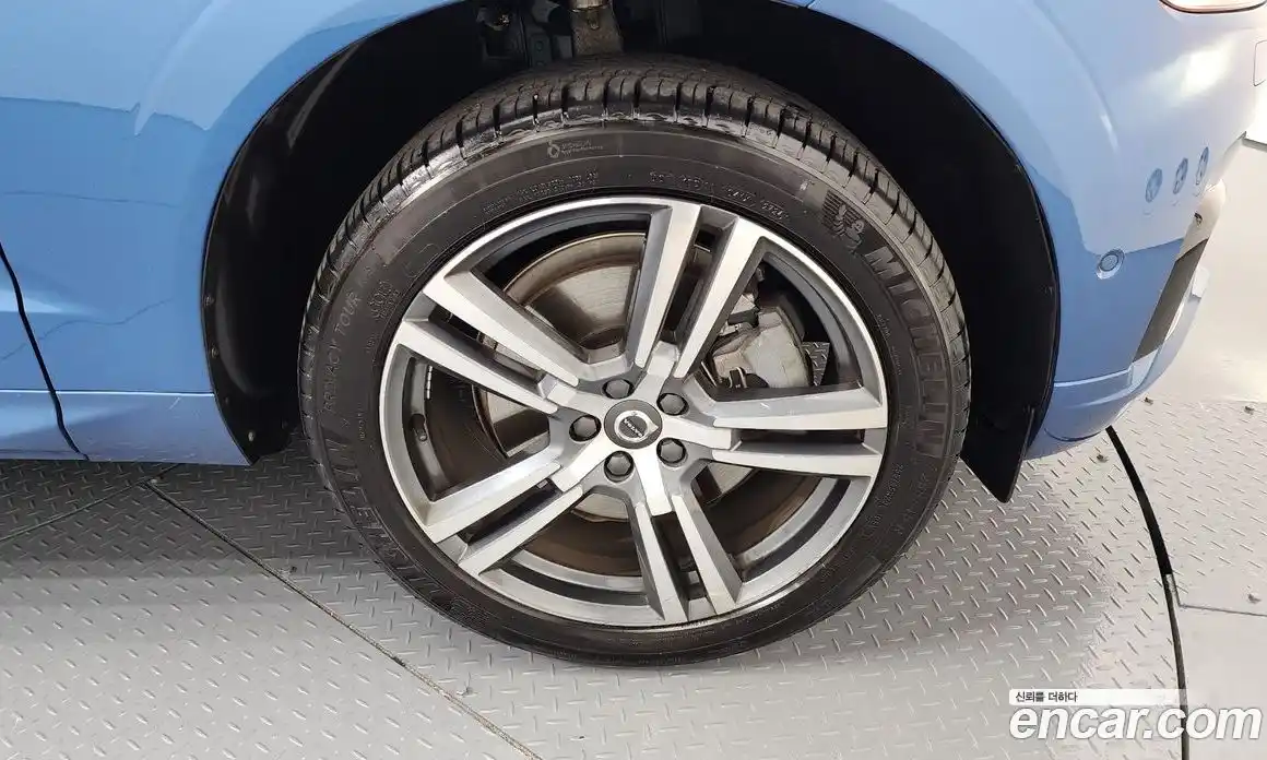 Volvo XC60 2021 2.0 Автомат в Москве № 164624, фото 2