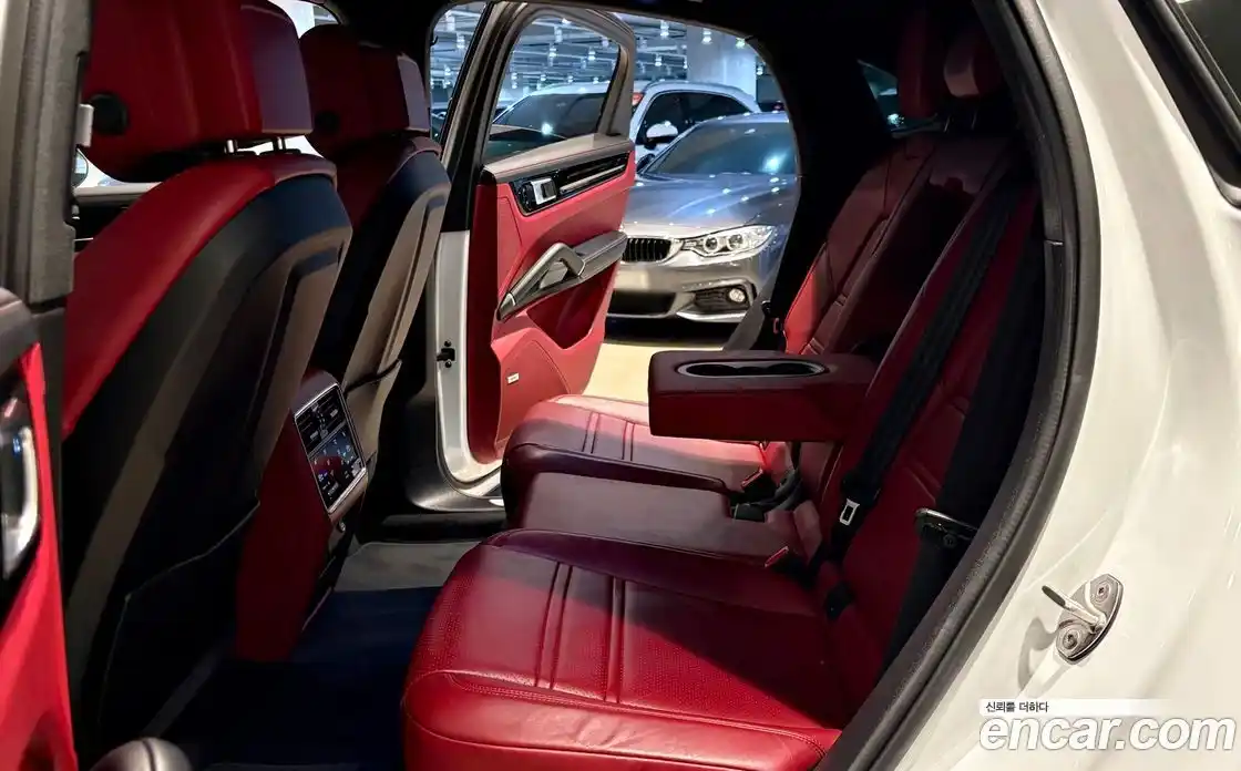 Porsche Cayenne 2021 3.0 Автомат в Москве № 165732, фото 13