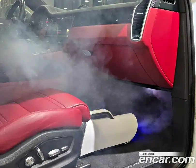 Porsche Cayenne 2021 3.0 Автомат в Москве № 165732, фото 3